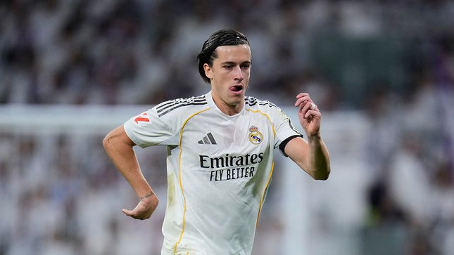 Bek Real Madrid Alvaro Carreras